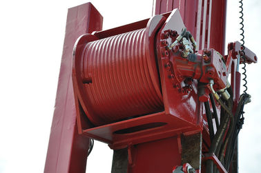 CR12 1200m เต็มไฮดรอลิกหลักเจาะพื้นผิวแท่นขุดเจาะ Cummins เครื่องยนต์ดีเซล 153kW (205HP)