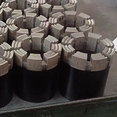 บิตแกนเพชรทางน้ําที่ทําความสะอาดตัวเองที่มีการออกแบบ Port Flush Port ที่ปรับปรุงให้ดีที่สุดสําหรับโครงสร้างดินและหินปูน BQ NQ HQ